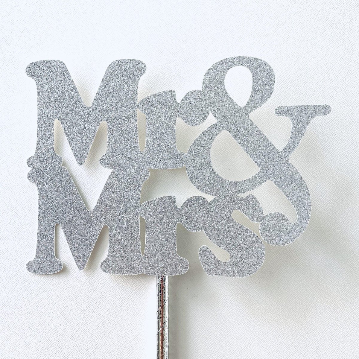 Taart topper| Cake topper| Huwelijk |Bruiloft | Mr & Mrs |Zilver Glitter | Papier karton | 14x10 cm